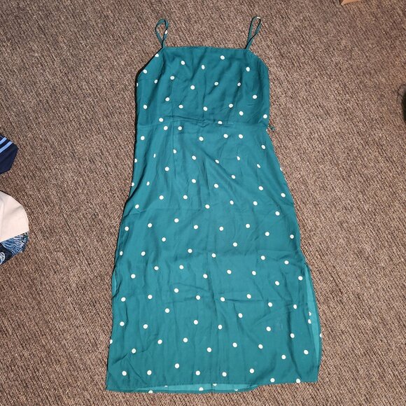 Green Low-Back Dress - Picture 2 of 5